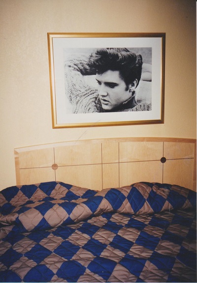 Elvis 001