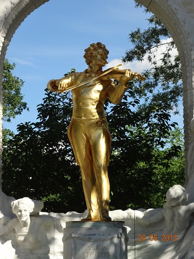 IVANOVA FOTA 2011 2013 953