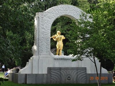 IVANOVA FOTA 2011 2013 975
