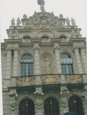 linderhof 007